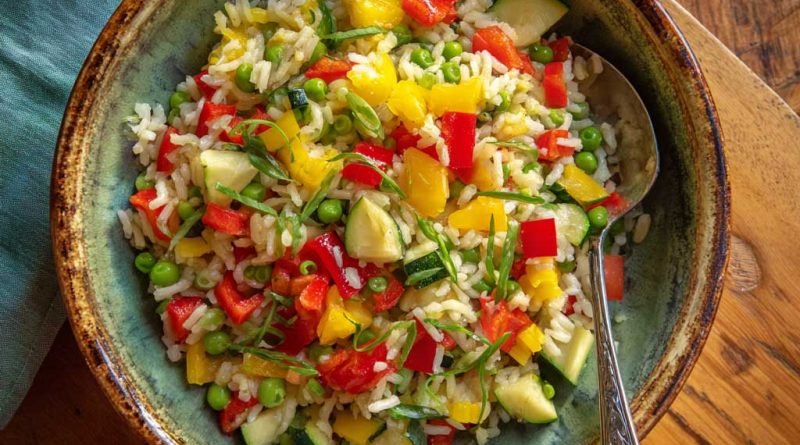 Reissalat mit Gemüse