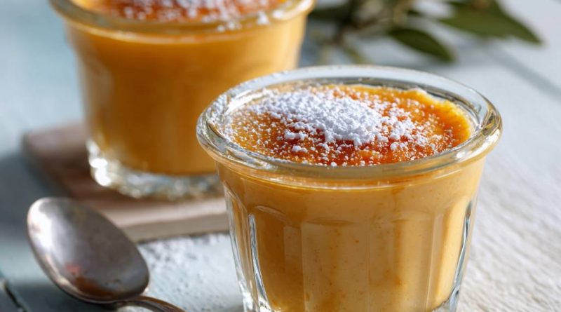 Cremiges Kaki-Dessert