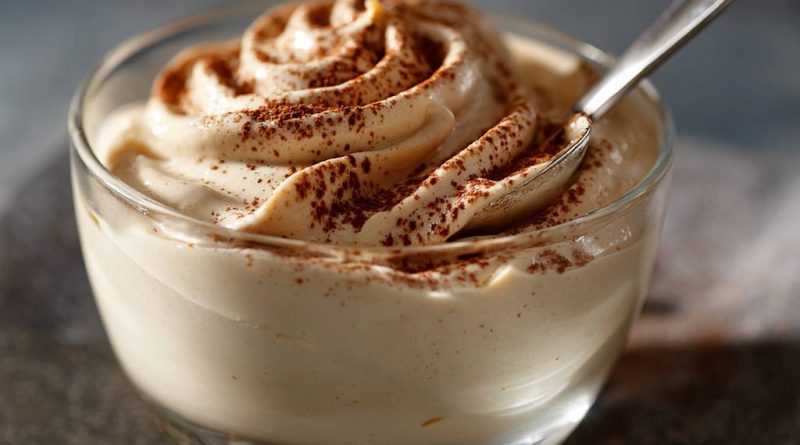 Cremiges Kaffee-Amaretto-Dessert