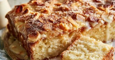 Mandelkuchen mit Sahne