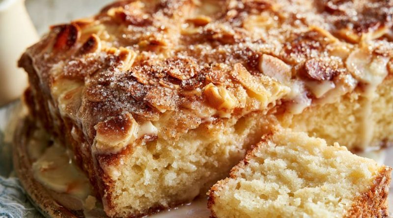 Mandelkuchen mit Sahne